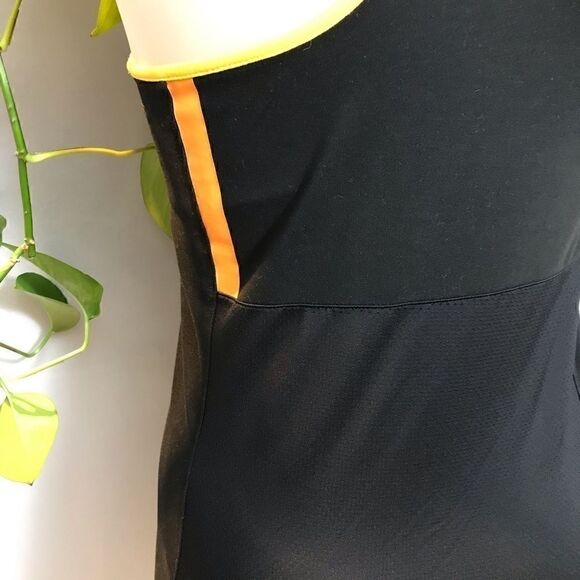 Nwot Reebok ladies workout yoga tank with bra - Picture 6 of 8